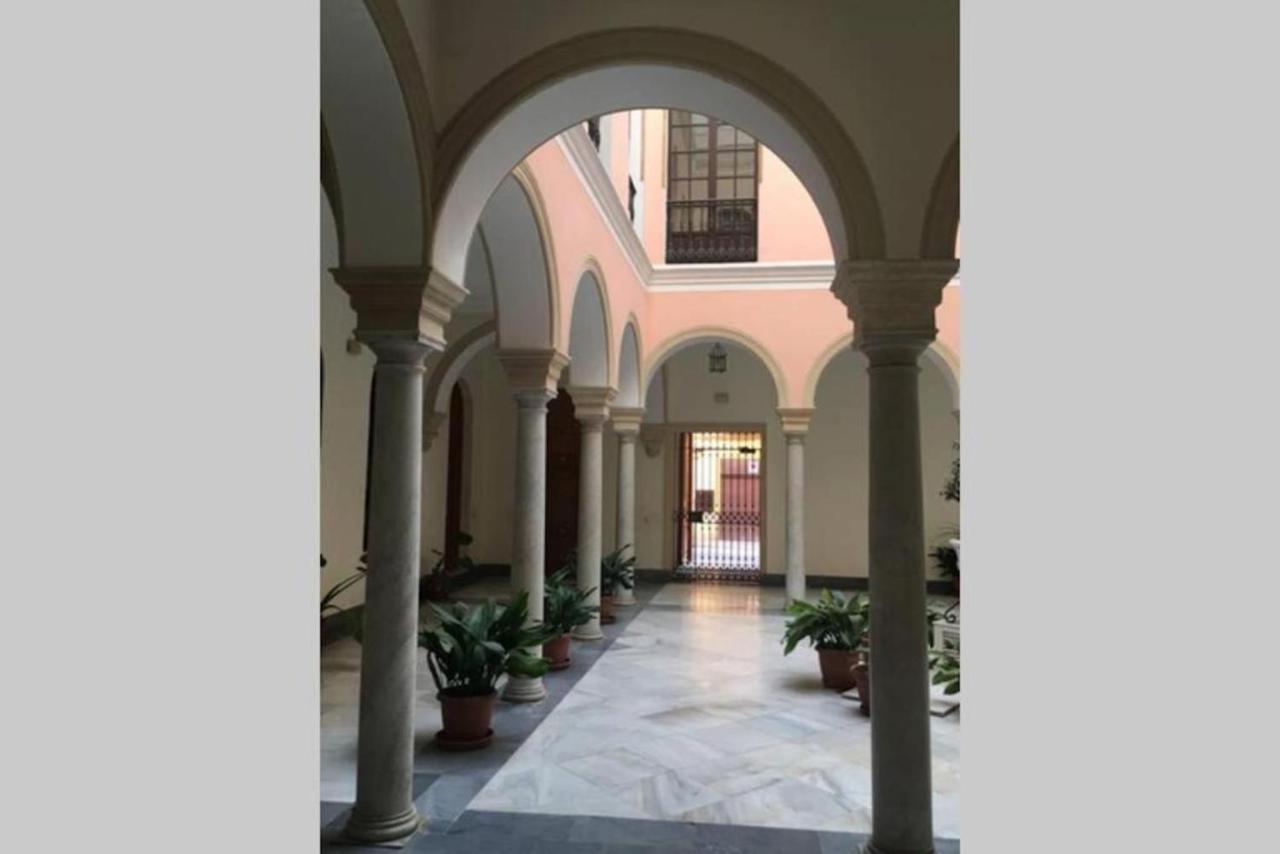 Apartament Palacio Caballeros. Parking/wifi *